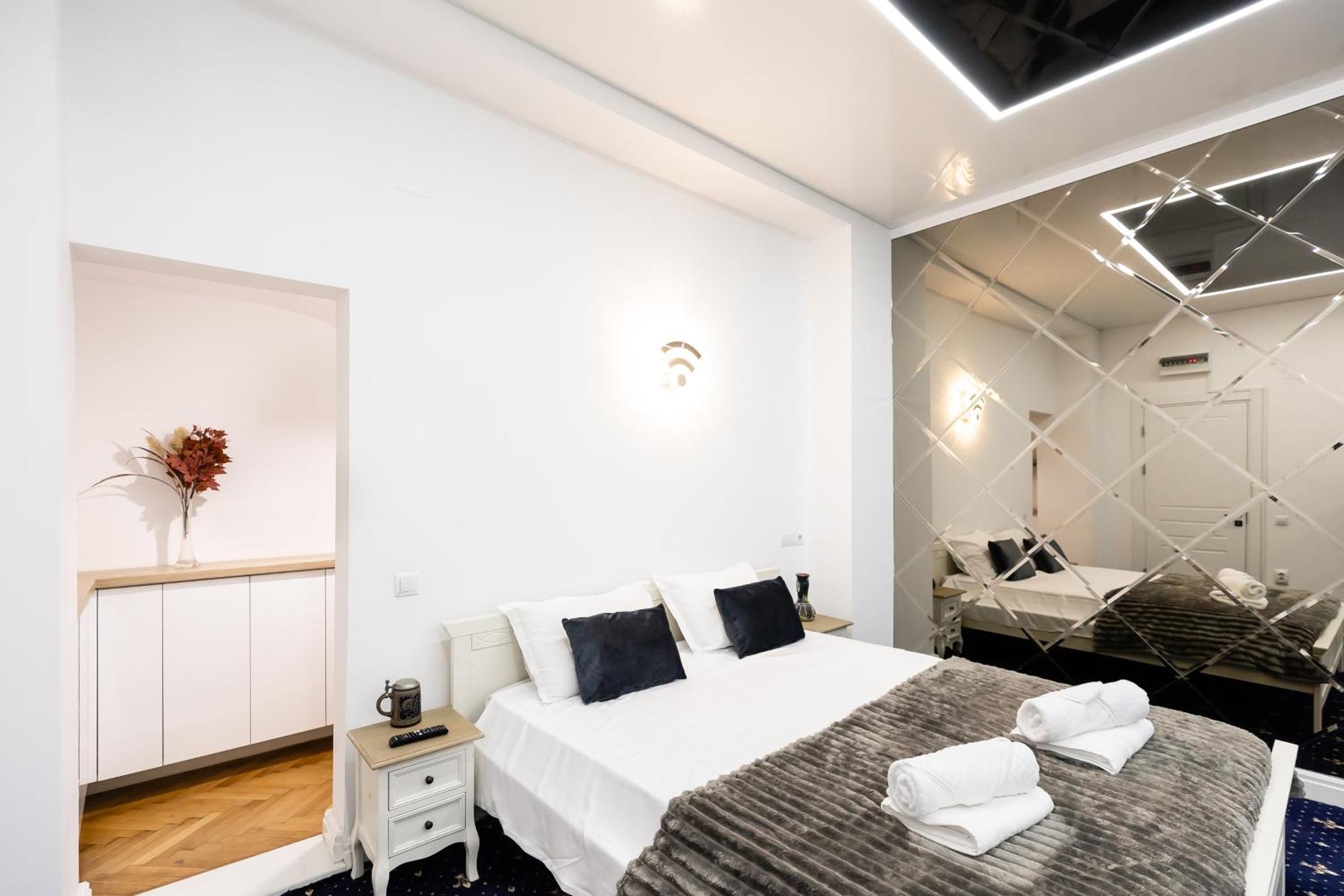 Central Studios In Piata Romana Bucureşti Cameră foto